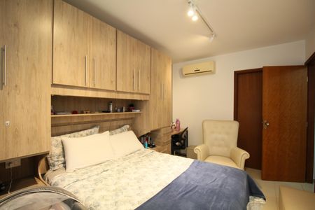 Casa de condomínio à venda com 84m², 2 quartos e 2 vagasSuíte 1