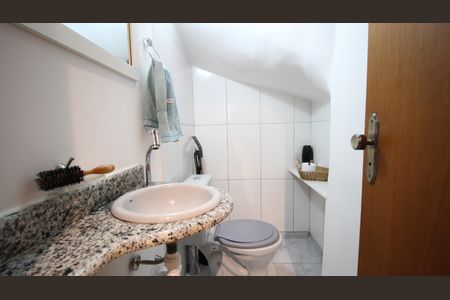 Casa de condomínio à venda com 84m², 2 quartos e 2 vagasLavabo