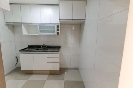 Casa de condomínio para alugar com 84m², 2 quartos e 2 vagas Casa de condomínio para alugar com 84m², 2 quartos e 2 vagasCozinha - Armários