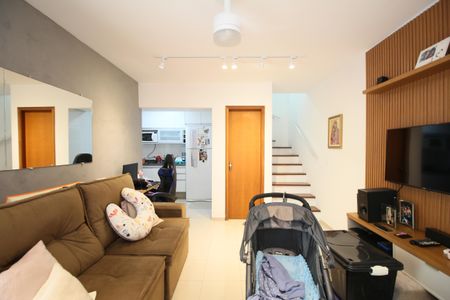 Casa de condomínio à venda com 84m², 2 quartos e 2 vagasSala