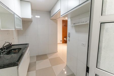 Casa de condomínio para alugar com 84m², 2 quartos e 2 vagas Casa de condomínio para alugar com 84m², 2 quartos e 2 vagasCozinha - Armários