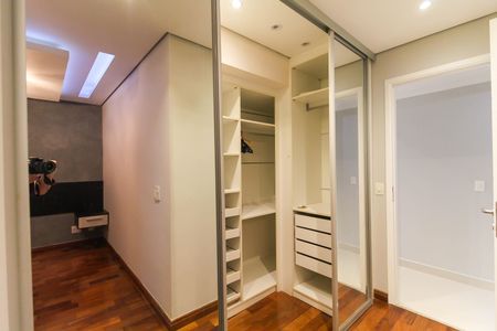 Apartamento à venda com 134m², 3 quartos e 1 vagaCloset Suíte 3