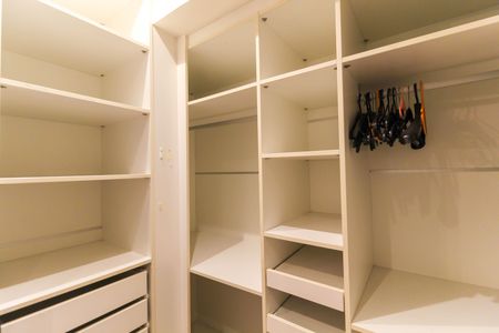 Apartamento à venda com 134m², 3 quartos e 1 vagaCloset Suíte 3