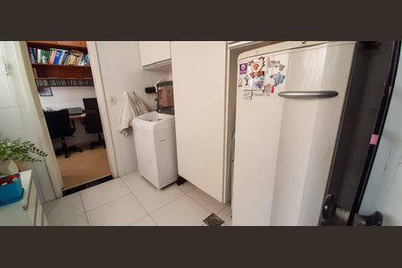 Apartamento à venda com 110m², 3 quartos e 1 vagaÁrea de Serviço