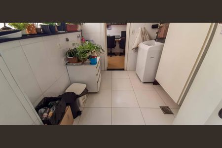 Apartamento à venda com 110m², 3 quartos e 1 vagaÁrea de Serviço