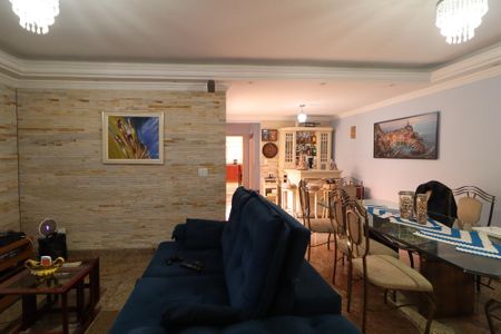 Casa à venda com 233m², 5 quartos e 2 vagas Casa à venda com 233m², 5 quartos e 2 vagasSala