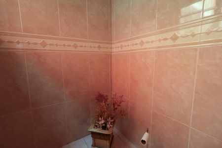 Casa à venda com 233m², 5 quartos e 2 vagas Casa à venda com 233m², 5 quartos e 2 vagasLavabo