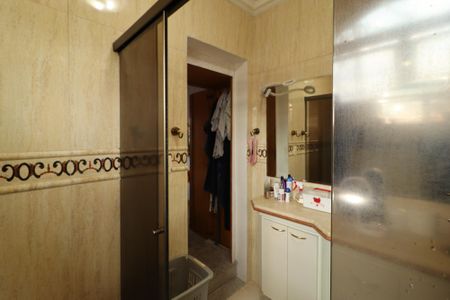 Casa à venda com 233m², 5 quartos e 2 vagas Casa à venda com 233m², 5 quartos e 2 vagasBanheiro da Suíte