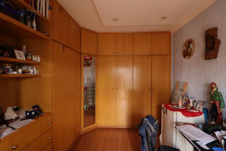 Casa à venda com 233m², 5 quartos e 2 vagas Casa à venda com 233m², 5 quartos e 2 vagasCloset