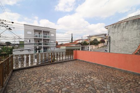 Casa à venda com 233m², 5 quartos e 2 vagas Casa à venda com 233m², 5 quartos e 2 vagasVaranda