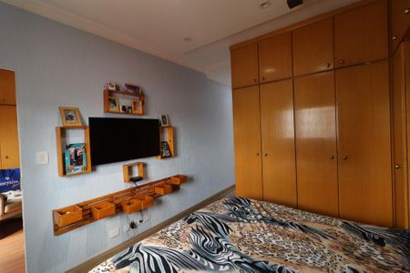 Casa à venda com 233m², 5 quartos e 2 vagas Casa à venda com 233m², 5 quartos e 2 vagasSuíte