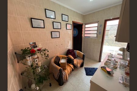 Casa à venda com 233m², 5 quartos e 2 vagas Casa à venda com 233m², 5 quartos e 2 vagasEdícula