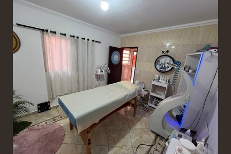 Casa à venda com 233m², 5 quartos e 2 vagas Casa à venda com 233m², 5 quartos e 2 vagasEdícula