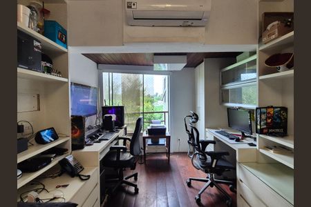 Apartamento à venda com 225m², 4 quartos e 3 vagas Apartamento à venda com 225m², 4 quartos e 3 vagasQuarto 1