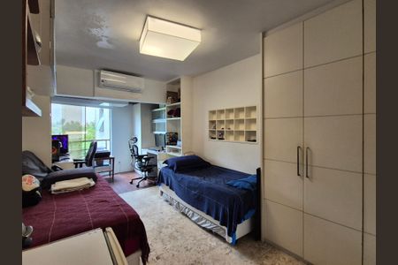 Apartamento à venda com 225m², 4 quartos e 3 vagas Apartamento à venda com 225m², 4 quartos e 3 vagasQuarto 1