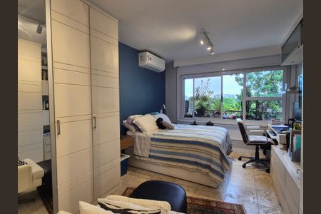 Apartamento à venda com 225m², 4 quartos e 3 vagas Apartamento à venda com 225m², 4 quartos e 3 vagasSuite 2