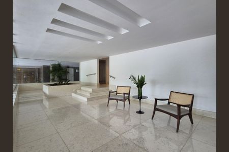 Apartamento à venda com 225m², 4 quartos e 3 vagas Apartamento à venda com 225m², 4 quartos e 3 vagasHall de entrada