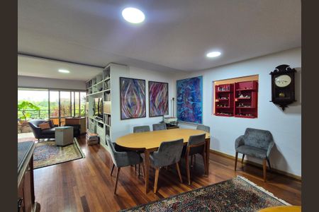 Apartamento à venda com 225m², 4 quartos e 3 vagas Apartamento à venda com 225m², 4 quartos e 3 vagasSala