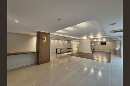 Apartamento à venda com 225m², 4 quartos e 3 vagas Apartamento à venda com 225m², 4 quartos e 3 vagasÁrea comum