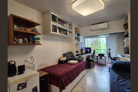 Apartamento à venda com 225m², 4 quartos e 3 vagas Apartamento à venda com 225m², 4 quartos e 3 vagasQuarto 1