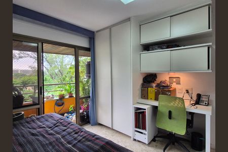 Apartamento à venda com 225m², 4 quartos e 3 vagas Apartamento à venda com 225m², 4 quartos e 3 vagasQuarto 2