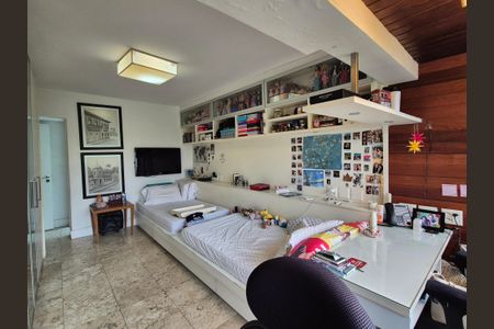 Apartamento à venda com 225m², 4 quartos e 3 vagas Apartamento à venda com 225m², 4 quartos e 3 vagasSuite 1