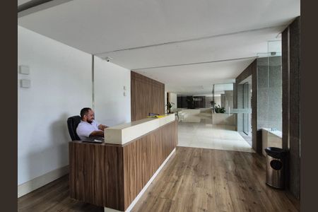 Apartamento à venda com 225m², 4 quartos e 3 vagas Apartamento à venda com 225m², 4 quartos e 3 vagasHall de entrada