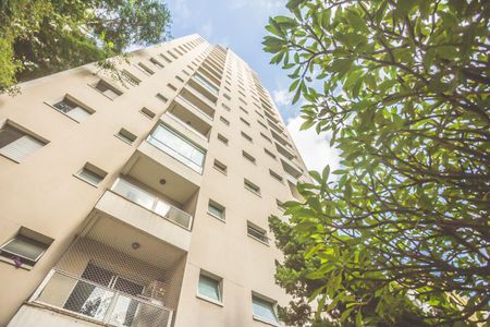 Apartamento para alugar com 65m², 2 quartos e 1 vaga Apartamento para alugar com 65m², 2 quartos e 1 vagaFachada