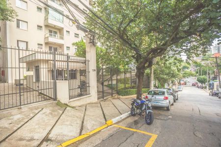 Apartamento para alugar com 65m², 2 quartos e 1 vaga Apartamento para alugar com 65m², 2 quartos e 1 vagaFachada