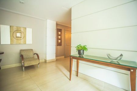 Apartamento para alugar com 65m², 2 quartos e 1 vaga Apartamento para alugar com 65m², 2 quartos e 1 vagaHall social