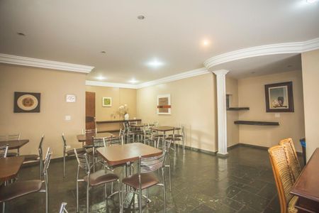 Apartamento para alugar com 65m², 2 quartos e 1 vaga Apartamento para alugar com 65m², 2 quartos e 1 vagaÁrea comum - Salão de festas
