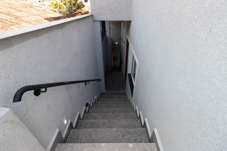 Apartamento para alugar com 50m², 1 quarto e sem vaga Apartamento para alugar com 50m², 1 quarto e sem vagaEscada