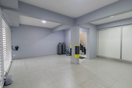 Casa de condomínio para alugar com 180m², 2 quartos e 4 vagas Casa de condomínio para alugar com 180m², 2 quartos e 4 vagasGaragens