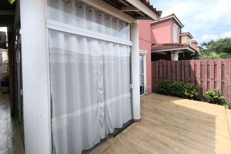 Casa de condomínio para alugar com 118m², 3 quartos e 2 vagasQuintal