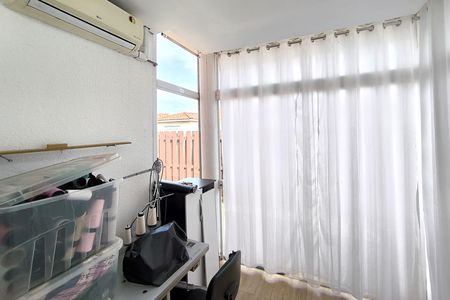 Casa de condomínio para alugar com 118m², 3 quartos e 2 vagasEscritório