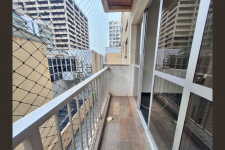 Apartamento à venda com 75m², 2 quartos e 1 vagaVaranda