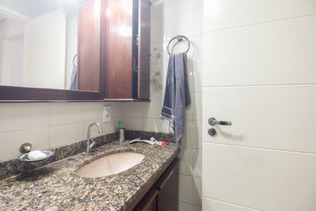 Apartamento à venda com 73m², 2 quartos e 2 vagas Apartamento à venda com 73m², 2 quartos e 2 vagasBanheiro Social