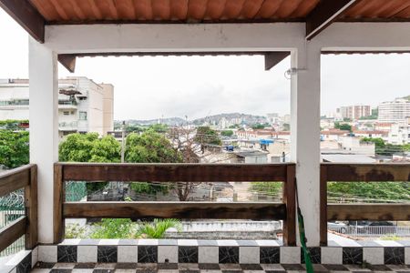 Casa à venda com 400m², 3 quartos e 2 vagasVaranda Quartos 2 e 3