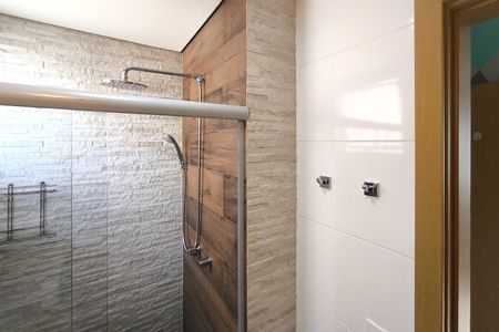 Apartamento para alugar com 77m², 2 quartos e 2 vagasBanheiro da Suíte
