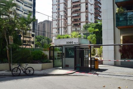 Apartamento à venda com 143m², 3 quartos e 2 vagasFachada