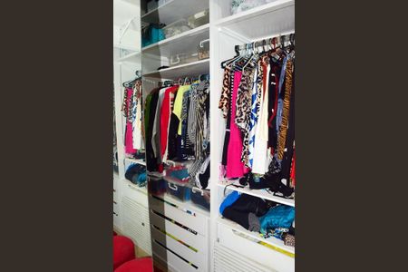 Apartamento à venda com 143m², 3 quartos e 2 vagasCloset Quarto 1