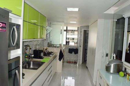 Apartamento à venda com 143m², 3 quartos e 2 vagasCozinha