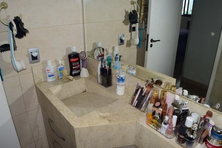 Apartamento à venda com 143m², 3 quartos e 2 vagasBanheiro 