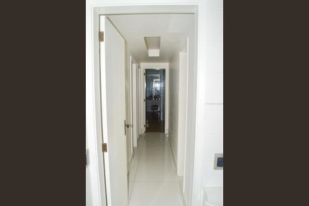 Apartamento à venda com 143m², 3 quartos e 2 vagasCorredor