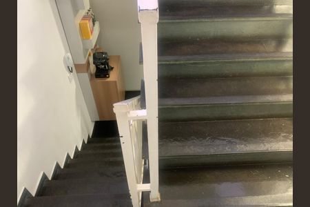 Casa à venda com 168m², 7 quartos e 2 vagasEscada