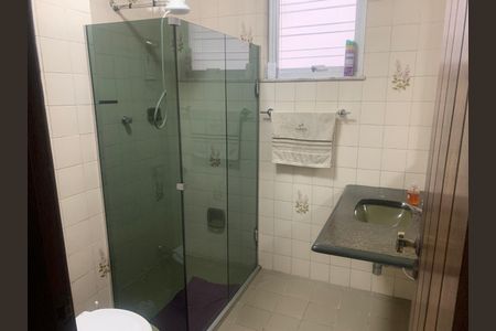 Casa à venda com 168m², 7 quartos e 2 vagasBanho social no primeiro nivel