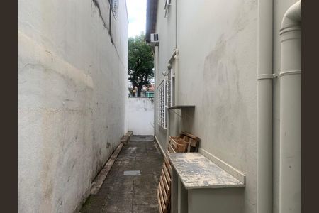 Casa à venda com 168m², 7 quartos e 2 vagasrecuo latateral
