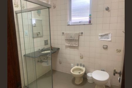 Casa à venda com 168m², 7 quartos e 2 vagasSegundo banho social - segundo nivel