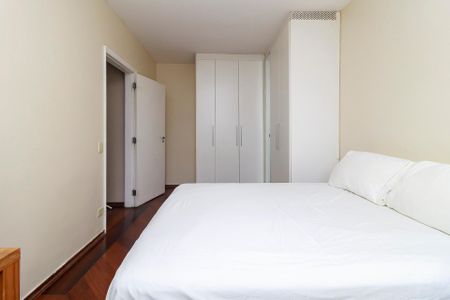 Casa à venda com 300m², 3 quartos e 6 vagas Casa à venda com 300m², 3 quartos e 6 vagasQuarto 2