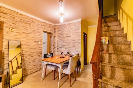 Casa à venda com 180m², 5 quartos e 2 vagasSala